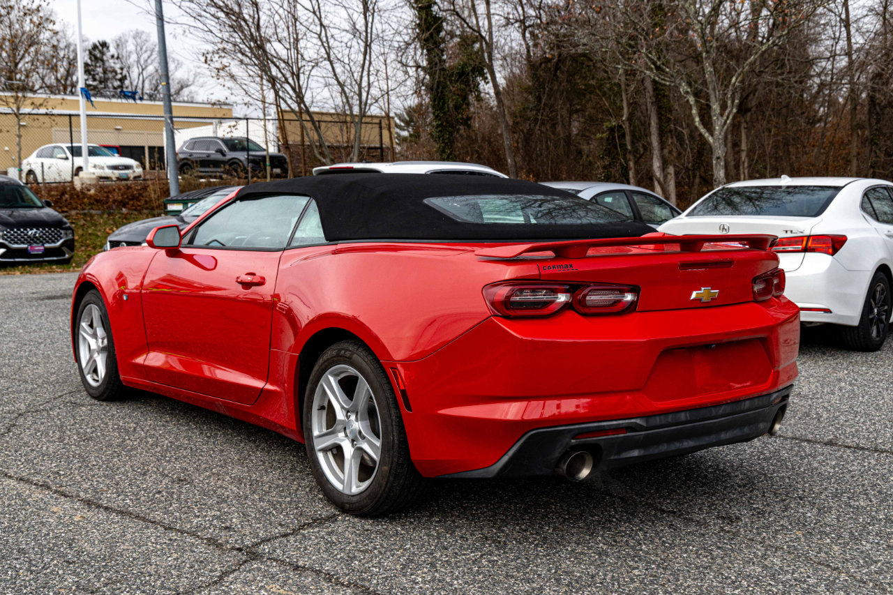 Used 2019 Chevrolet Camaro LT image 4
