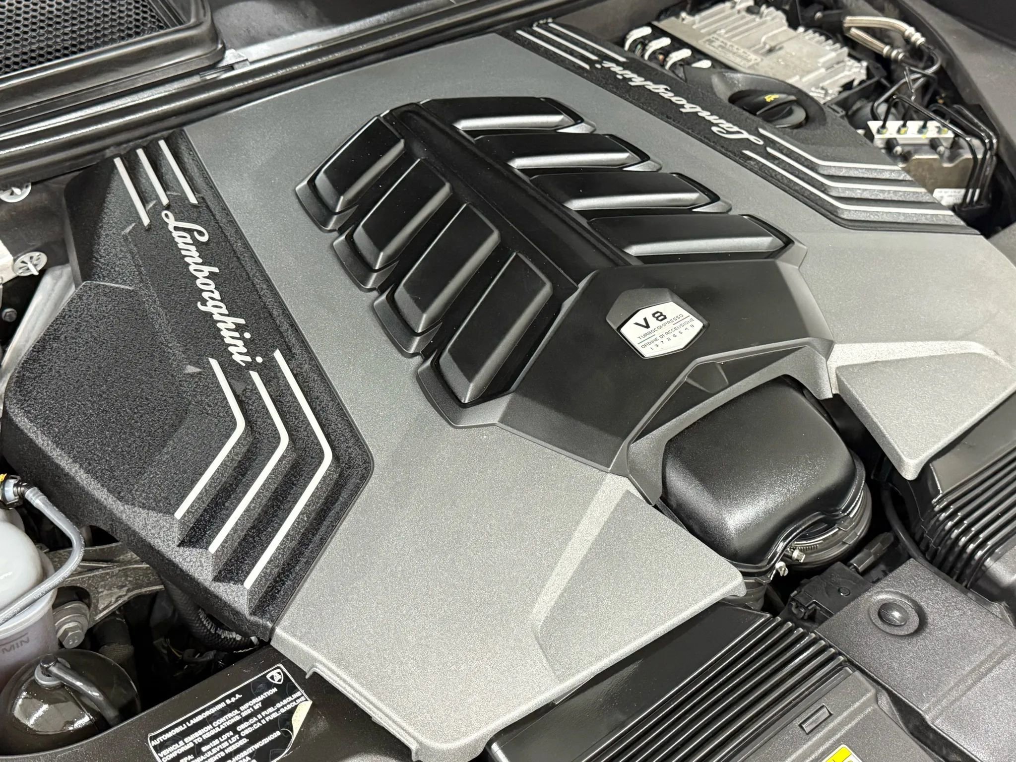 Used 2021 Lamborghini Urus image 74