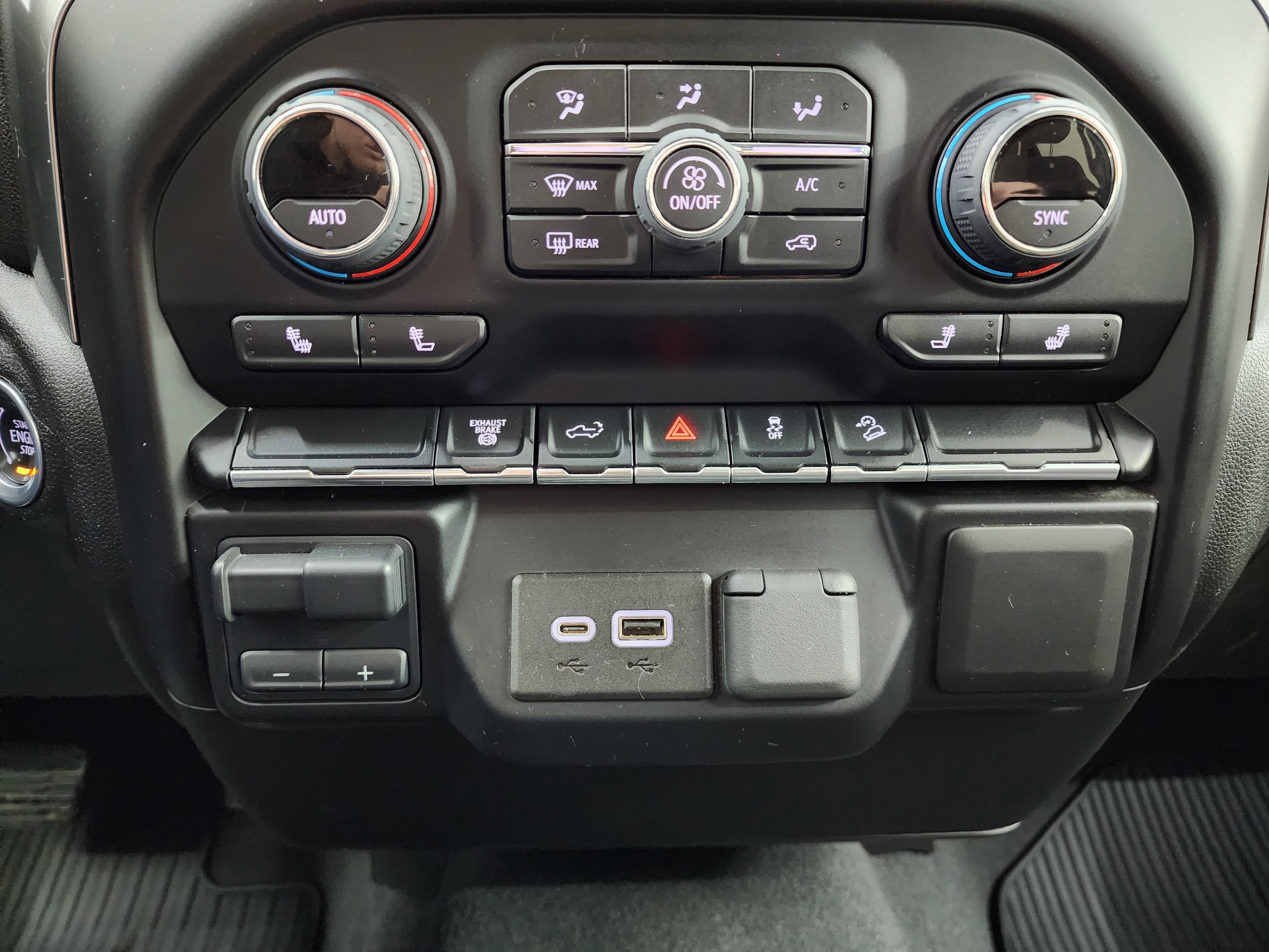 Used 2022 Chevrolet Silverado 2500 LT w/ Convenience Package image 43