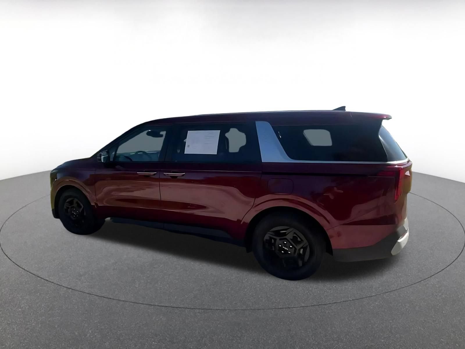 Used 2026 Kia Carnival FWD image 9