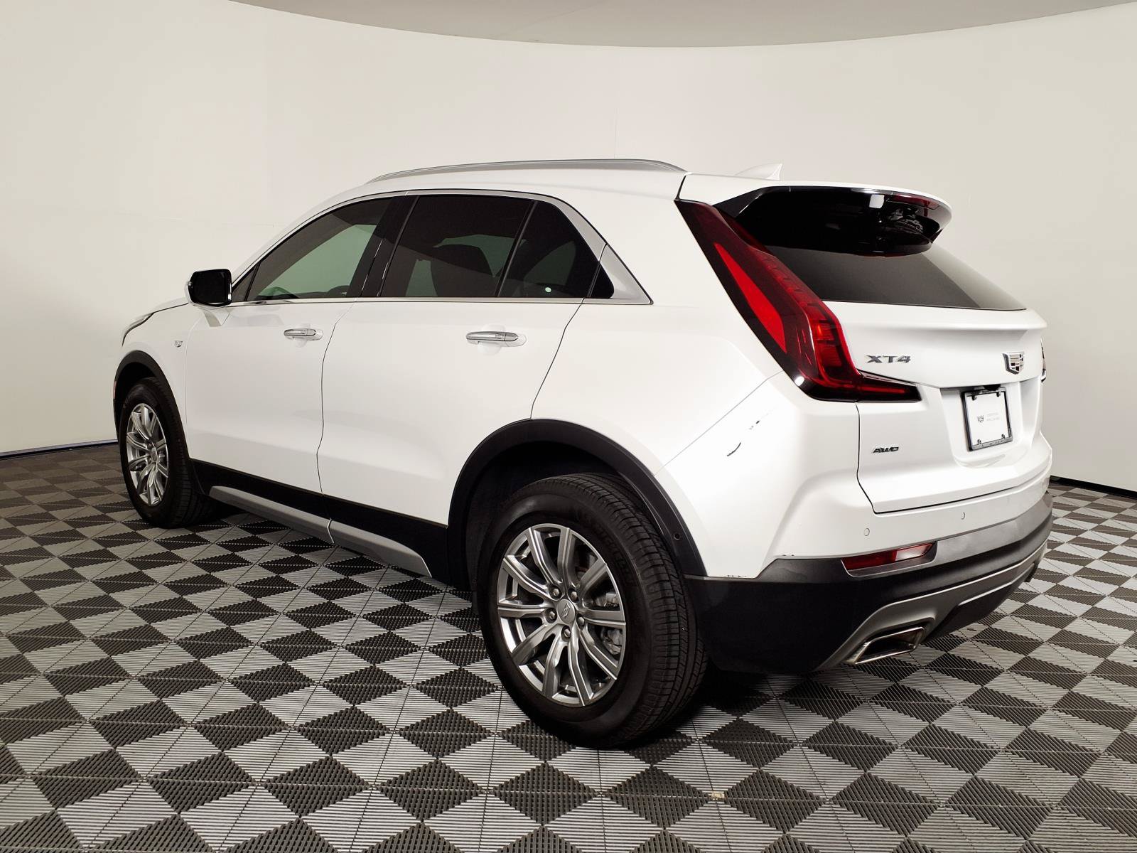 Certified 2023 Cadillac XT4 Premium Luxury w/ Technology Package AWD/4WD image 6