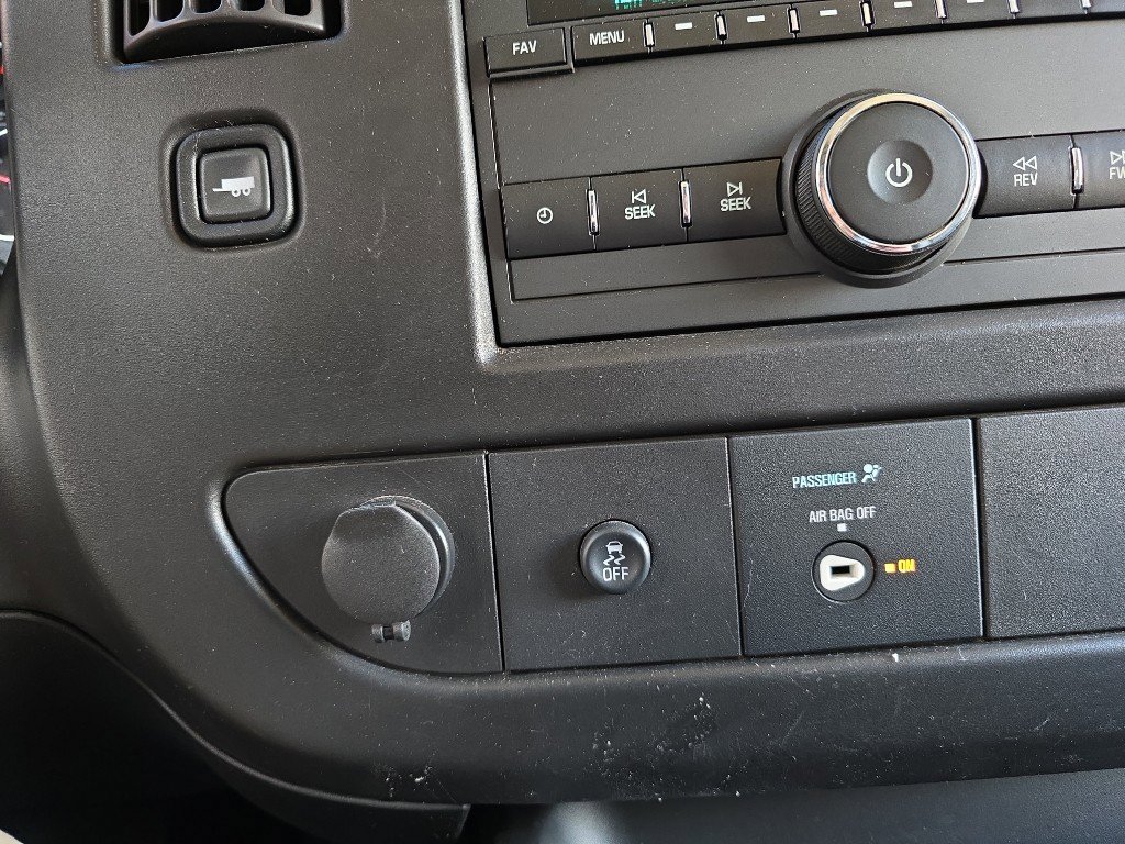 Used 2024 Chevrolet Express 2500 w/ Driver Convenience Package RWD image 15