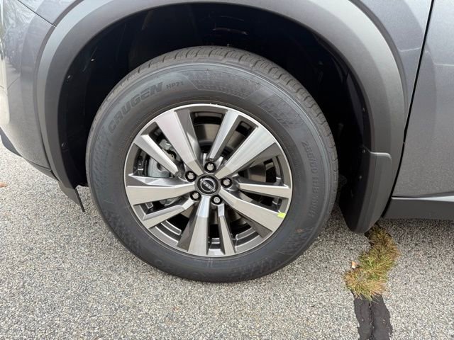 New 2025 Nissan Pathfinder SL w/ Black Appearance Package image 13
