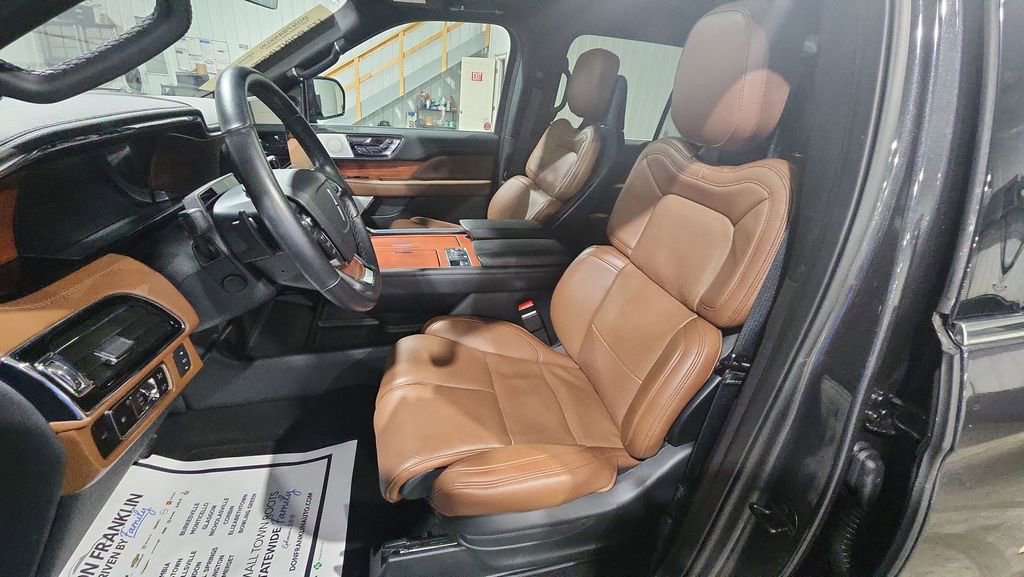 Used 2024 Lincoln Navigator Reserve w/ Equipment Group 201A image 15