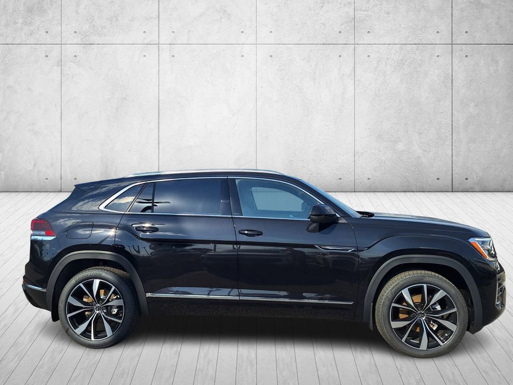 New 2026 Volkswagen Atlas Cross Sport SEL Premium R-Line image 4