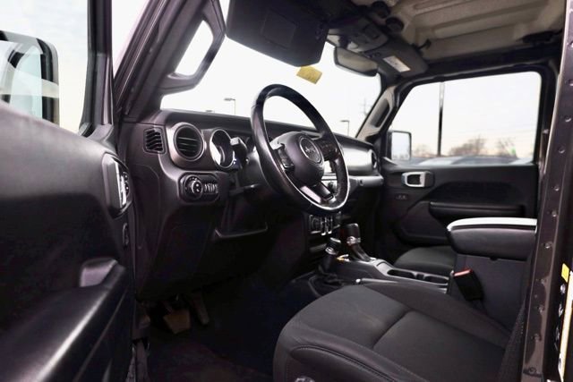 Used 2021 Jeep Gladiator Sport image 15