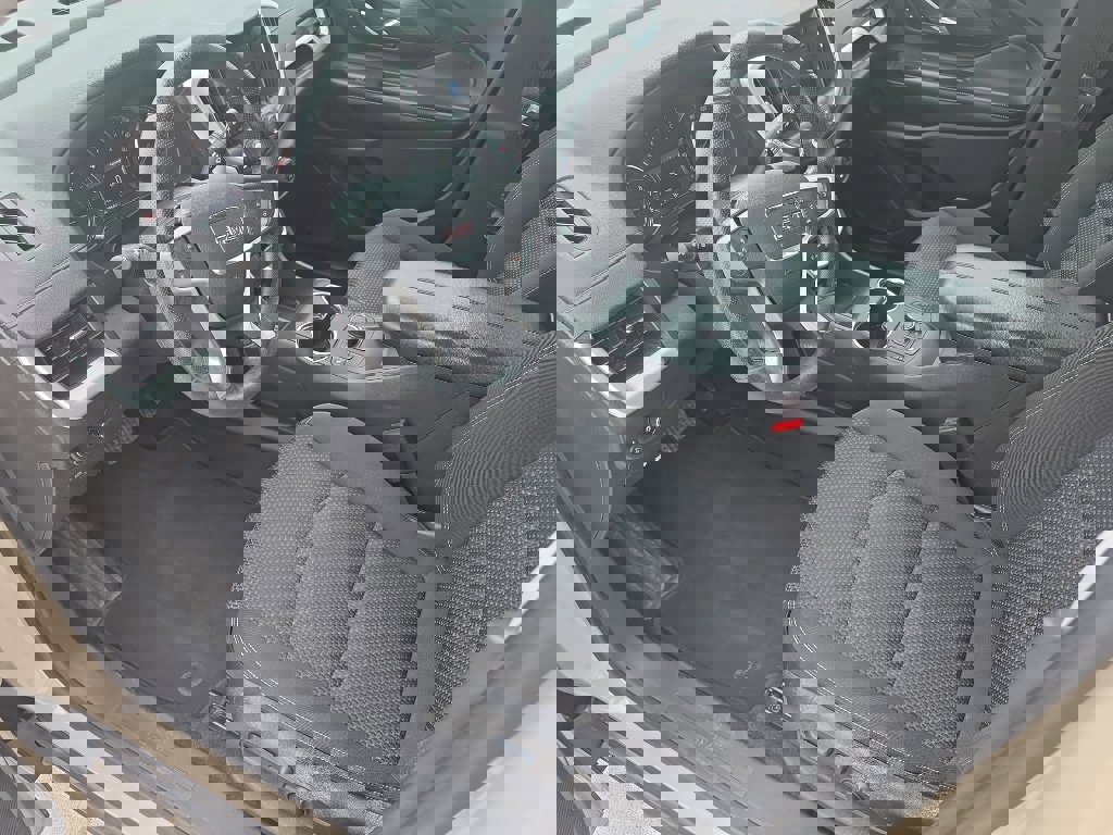 Used 2023 GMC Terrain SLE w/ Driver Convenience Package image 14