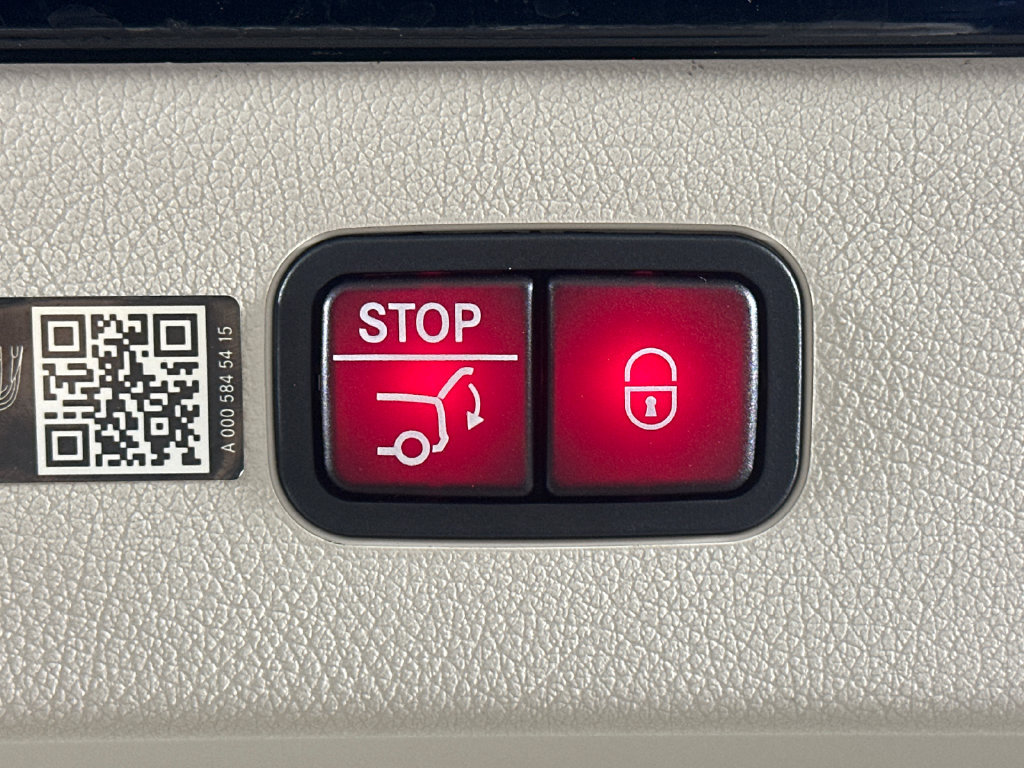Certified 2023 Mercedes-Benz EQS 580 4MATIC Sedan image 21