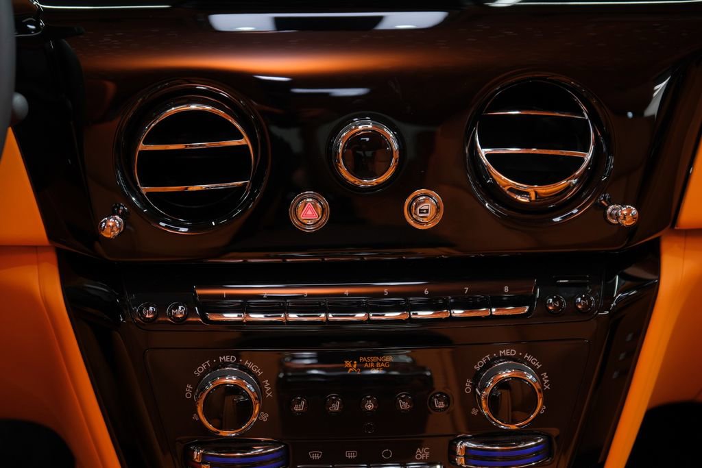 Used 2025 Rolls-Royce Phantom Sedan image 77