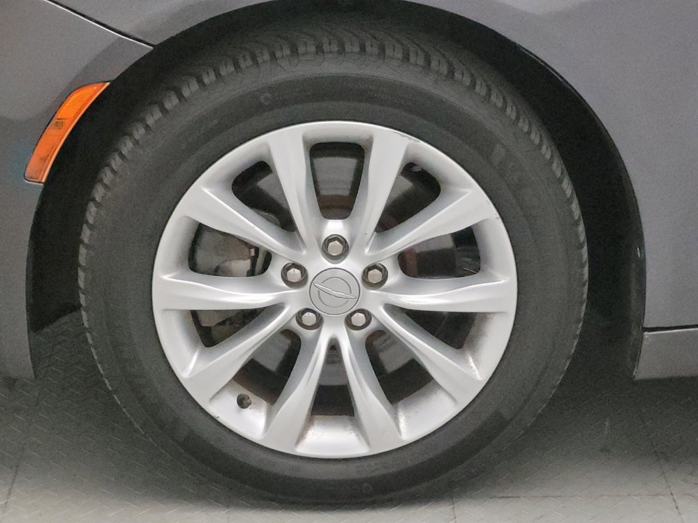 Used 2015 Chrysler 200 C FWD image 31