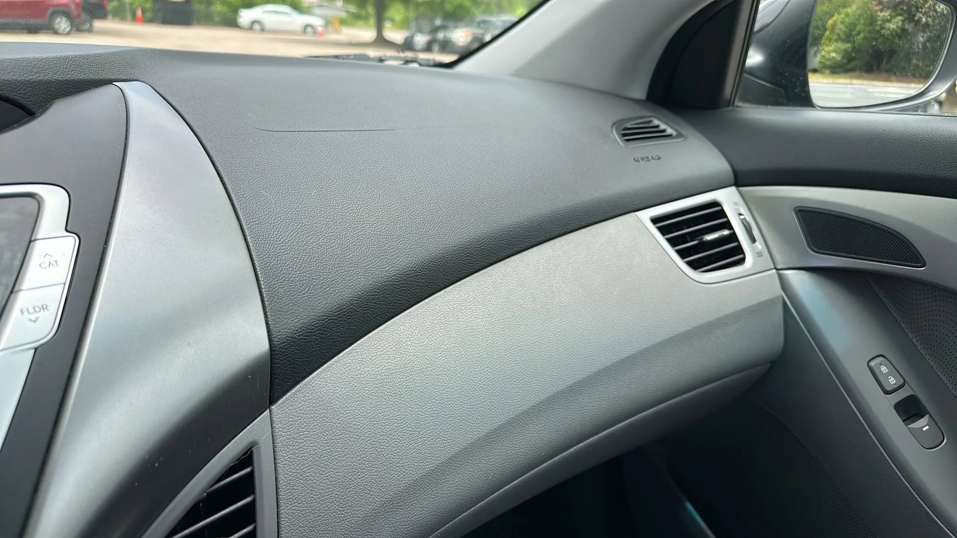 Used 2012 Hyundai Elantra Limited FWD image 39
