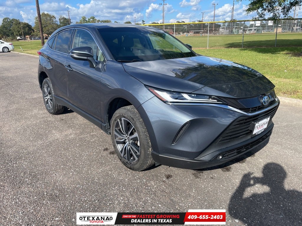 Used 2024 Toyota Venza LE image 1