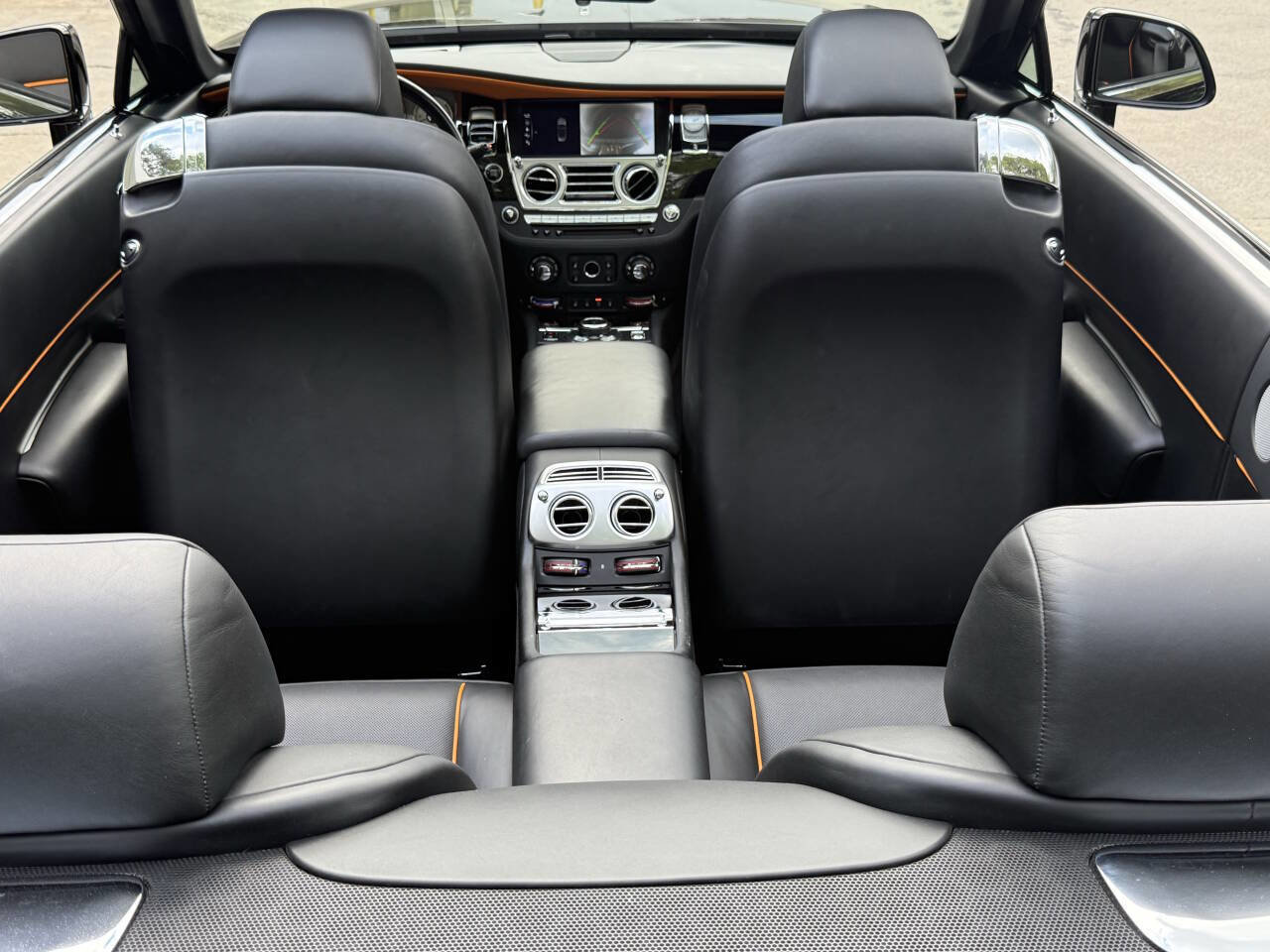 Used 2018 Rolls-Royce Dawn image 33