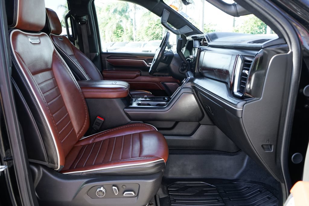 Used 2024 GMC Sierra 3500 Denali Ultimate AWD/4WD image 44