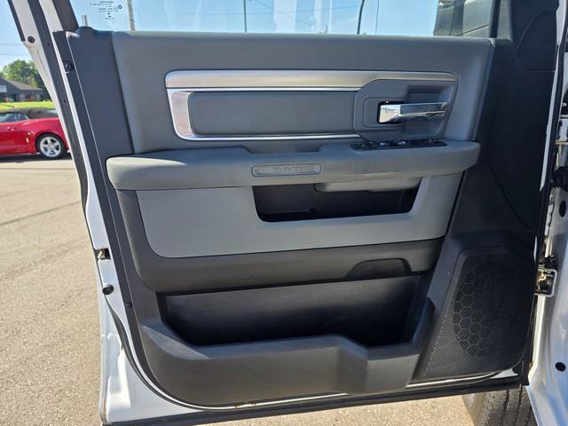 Used 2017 RAM 2500 SLT AWD/4WD image 11
