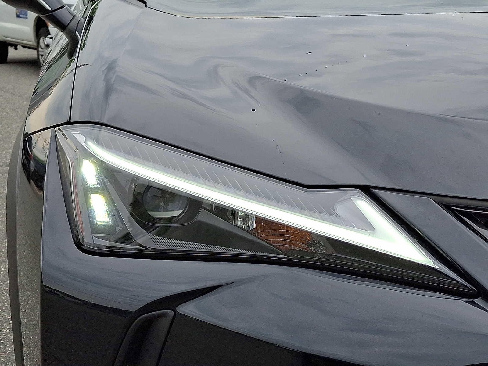 Used 2023 Lexus UX 250h AWD w/ Accessory Package (Z2) image 9