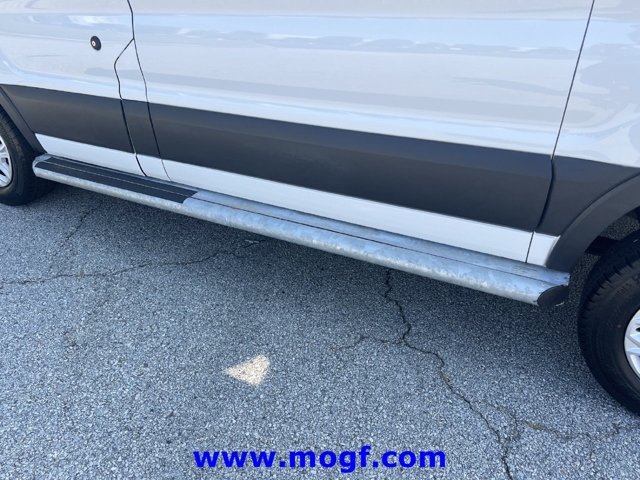 Used 2025 Ford Transit 250 Low Roof w/ Exterior Upgrade Package RWD image 29