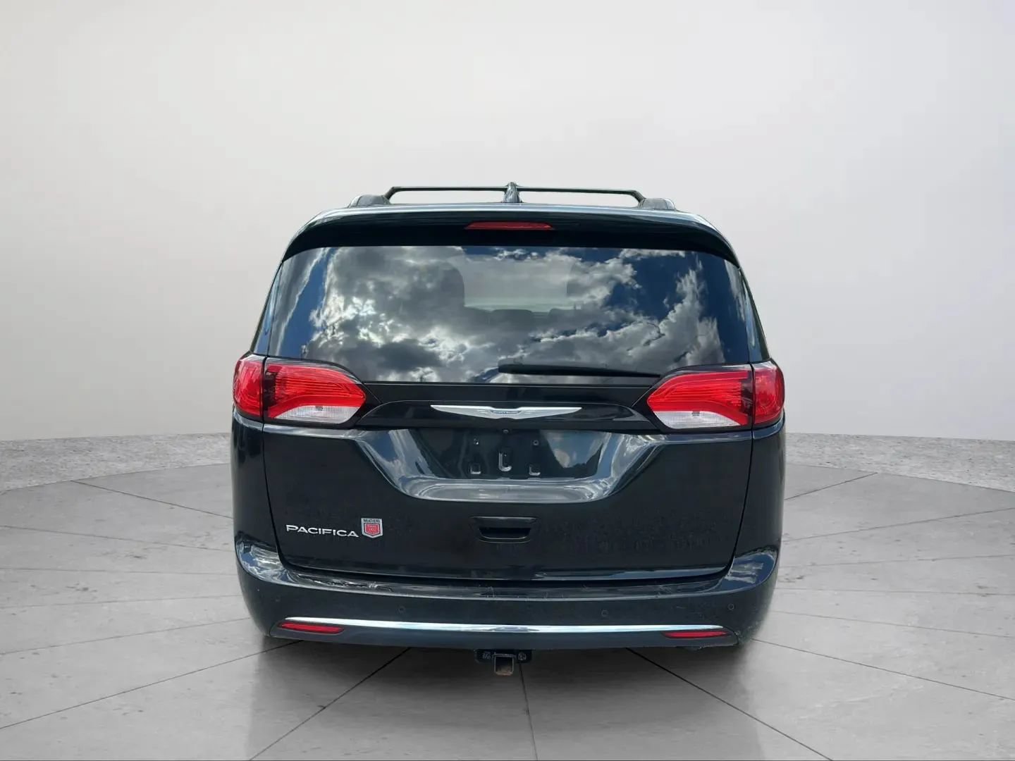 Used 2017 Chrysler Pacifica Touring-L FWD image 13