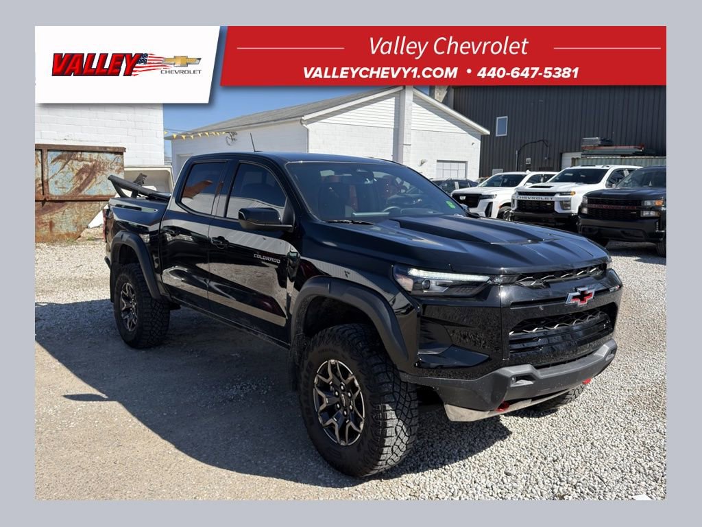 Used 2024 Chevrolet Colorado ZR2 w/ ZR2 Convenience Package III image 1