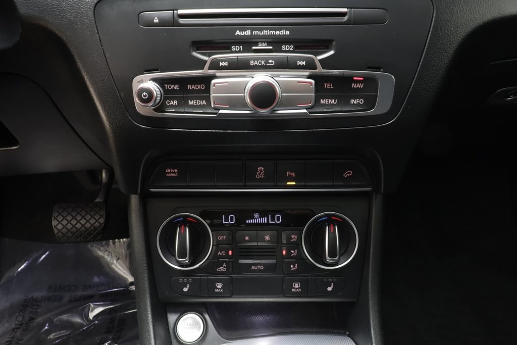Used 2018 Audi Q3 2.0T Premium Plus w/ Premium Plus Package AWD/4WD image 12