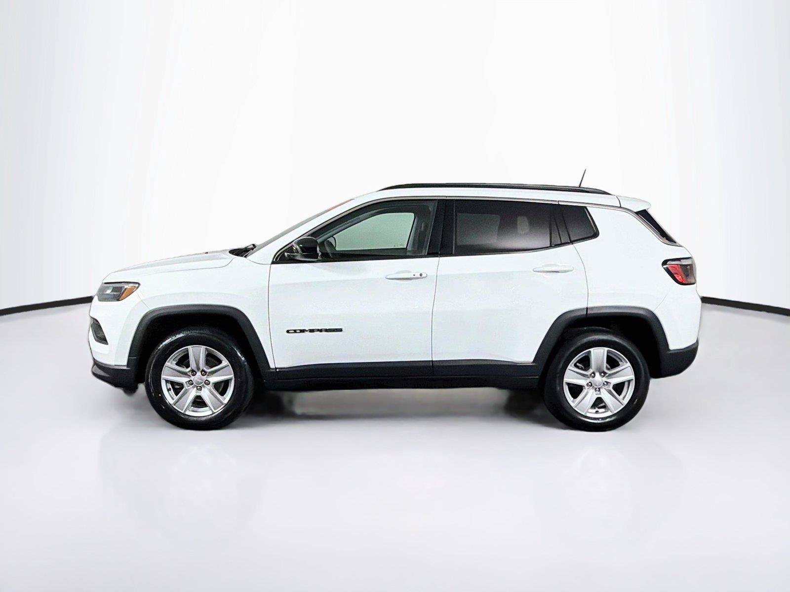 Used 2022 Jeep Compass Latitude AWD/4WD image 8