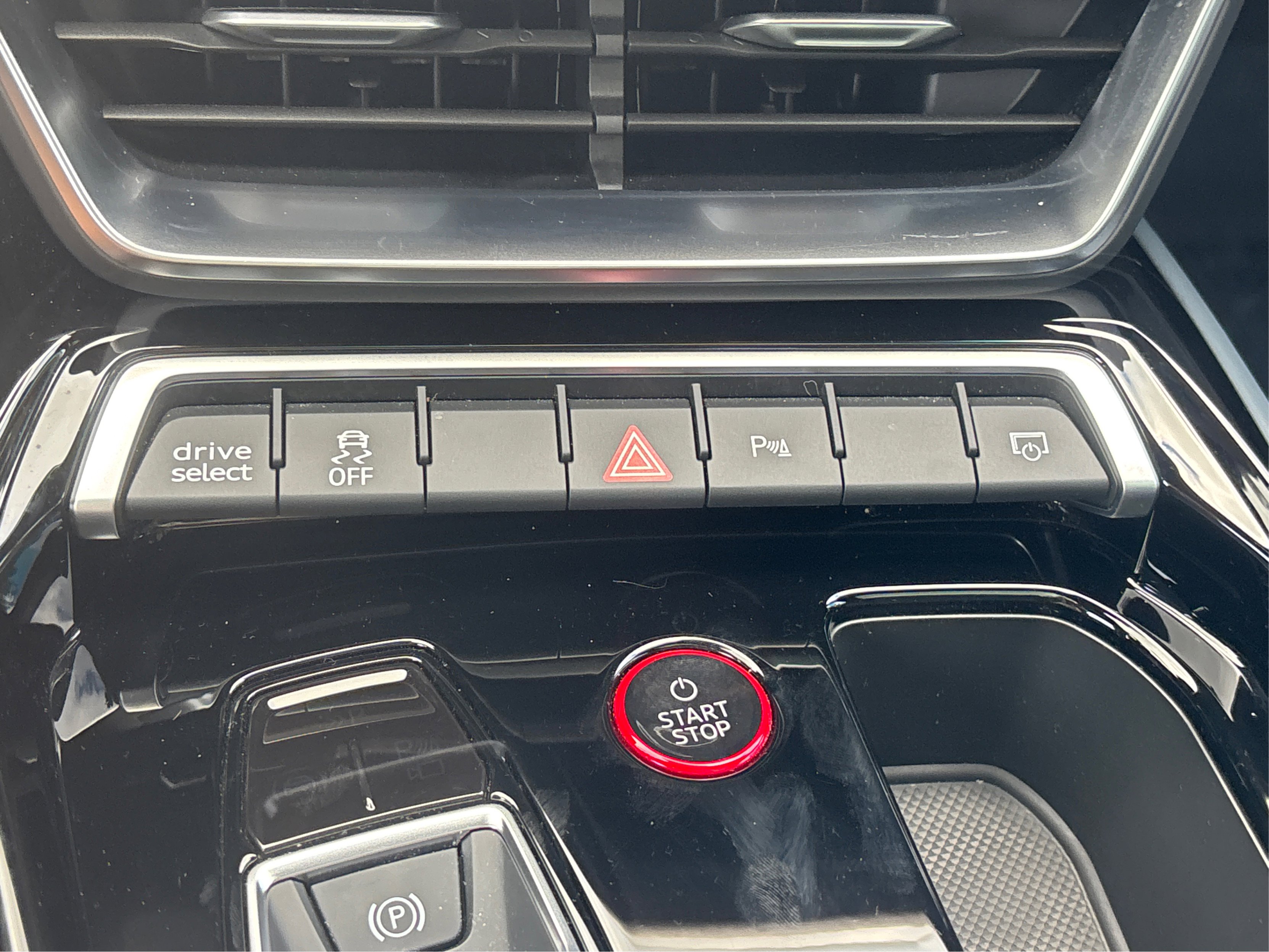 Used 2024 Audi e-tron GT Premium Plus image 63