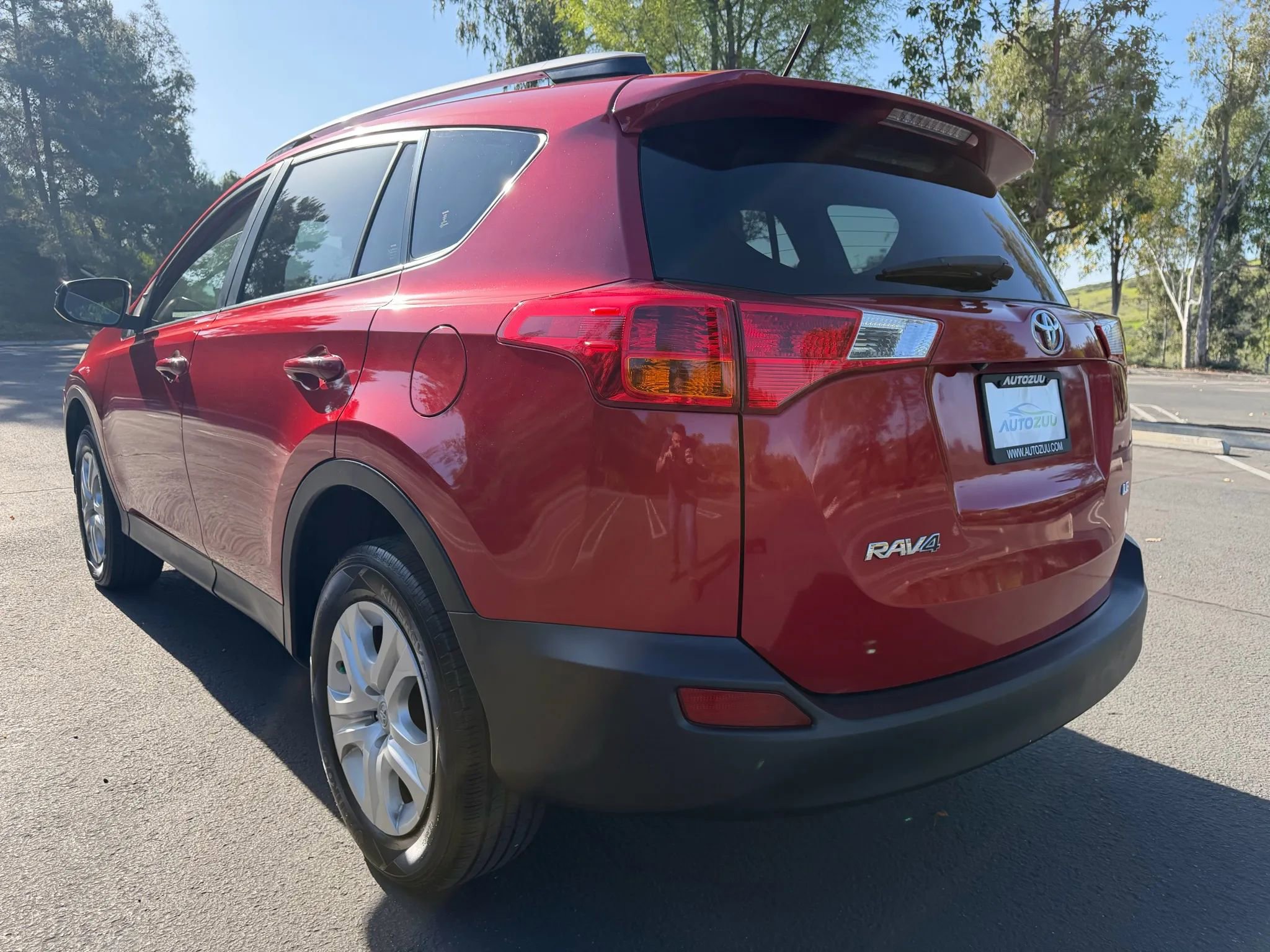 Used 2013 Toyota RAV4 LE image 3