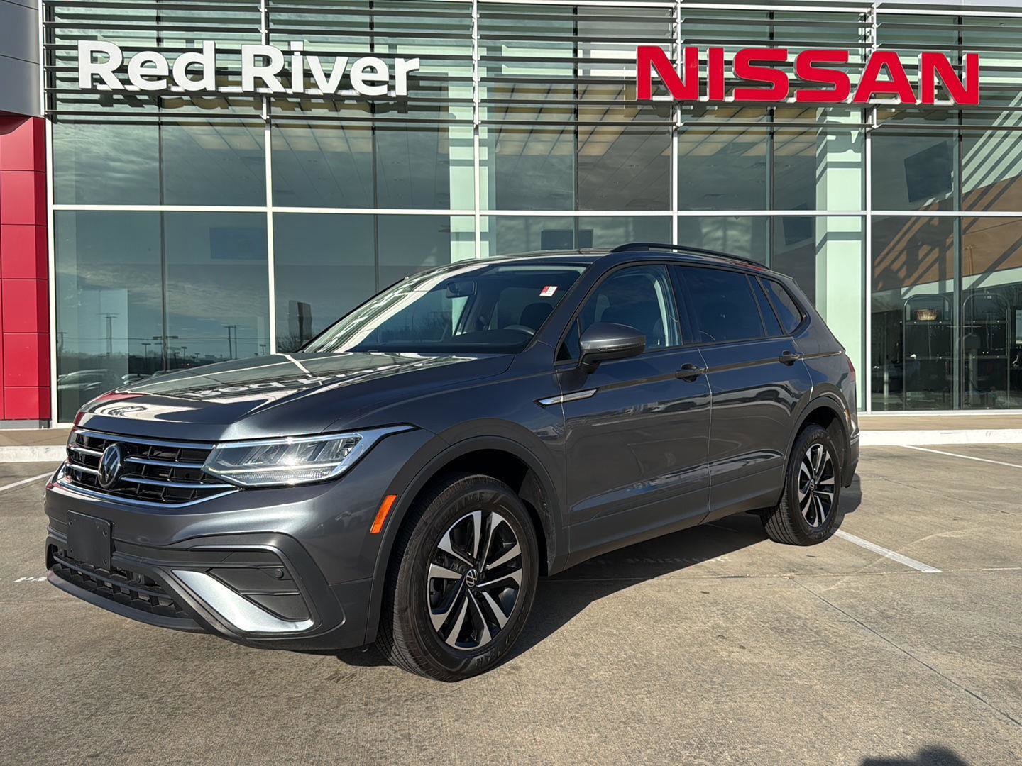 Used 2022 Volkswagen Tiguan S AWD/4WD image 1