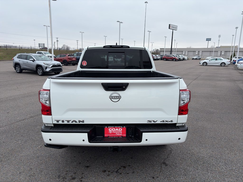 Used 2024 Nissan Titan SV w/ Accessory Utility Package image 5