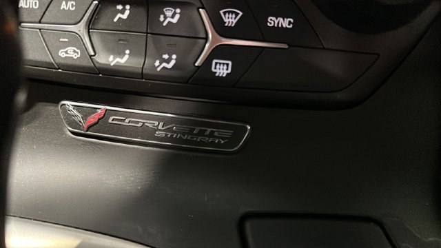 Used 2019 Chevrolet Corvette Stingray Coupe w/ 1LT RWD image 18