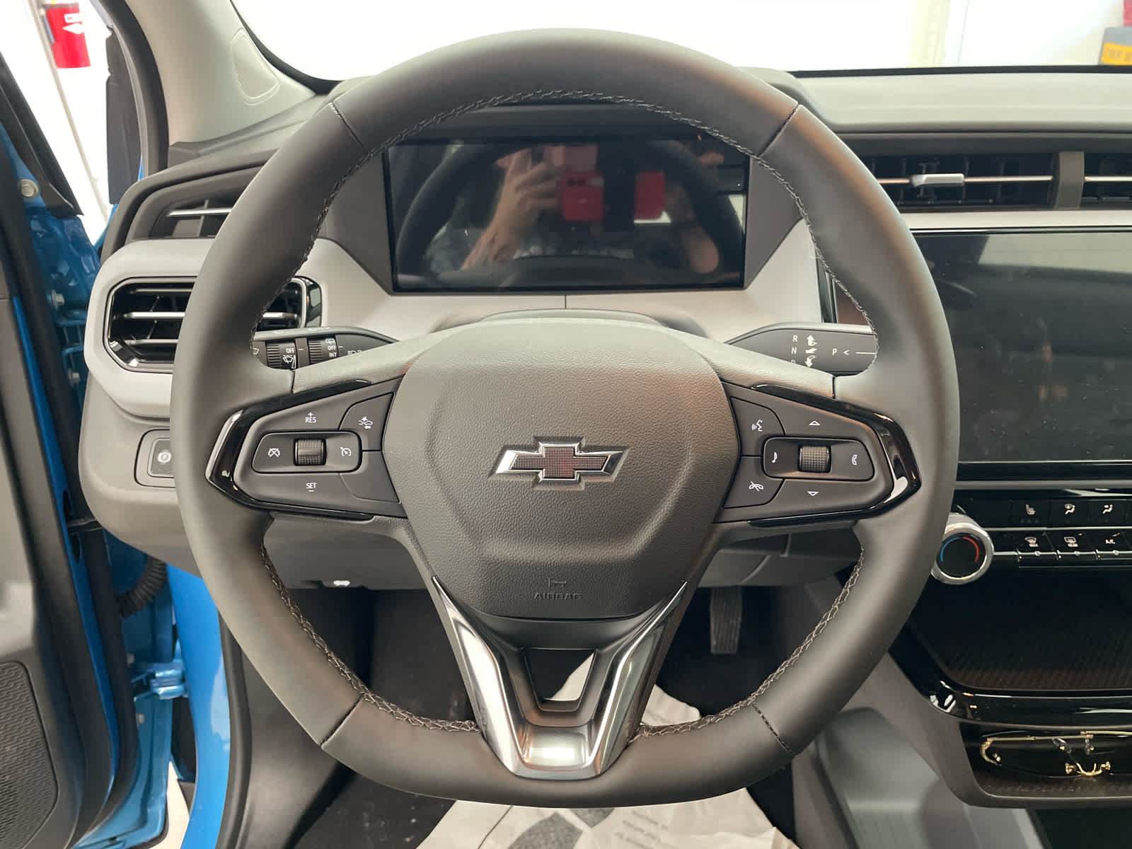 New 2027 Chevrolet Bolt LT w/ Comfort Package FWD image 12