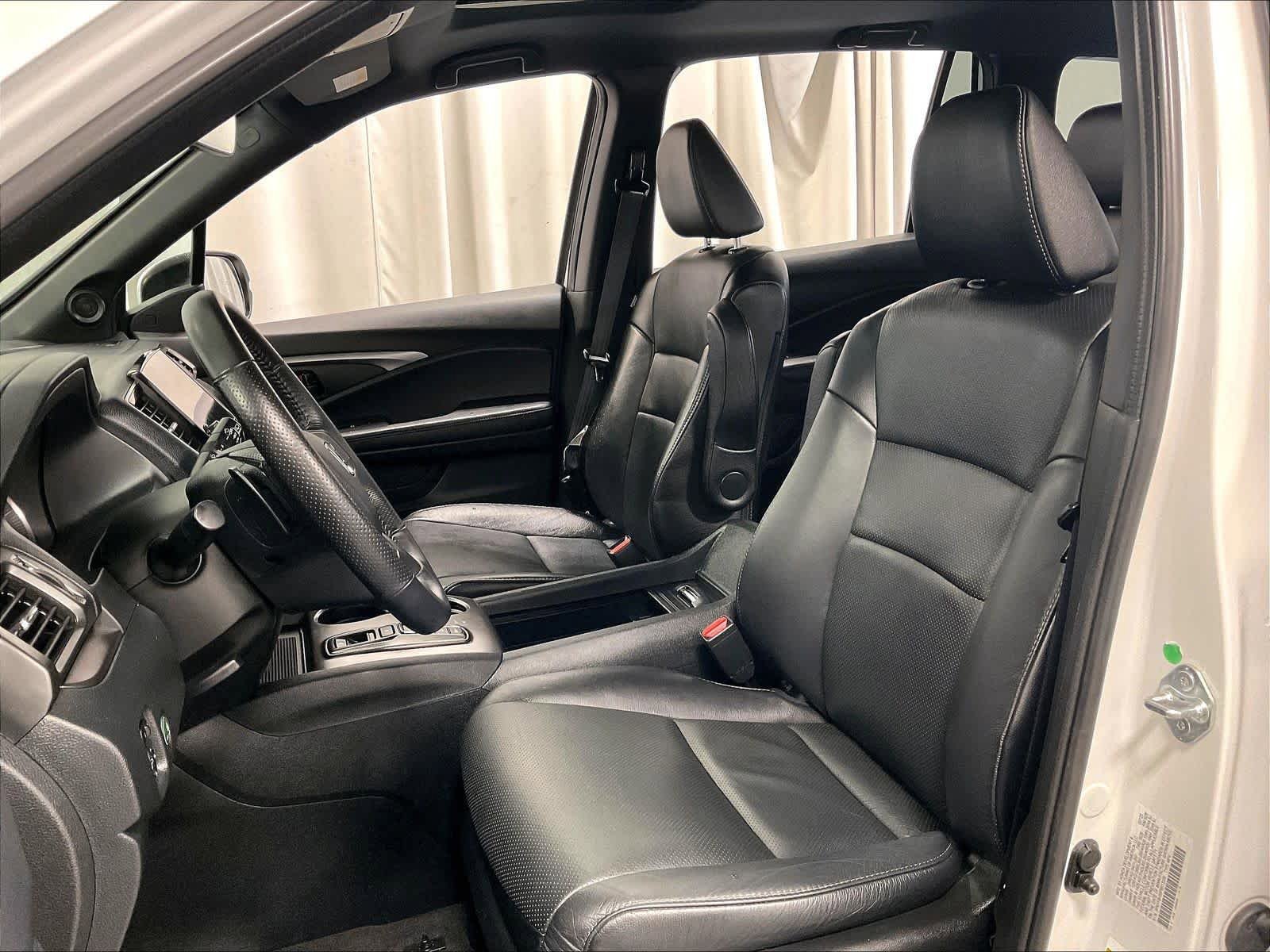 Used 2023 Honda Passport EX-L image 10