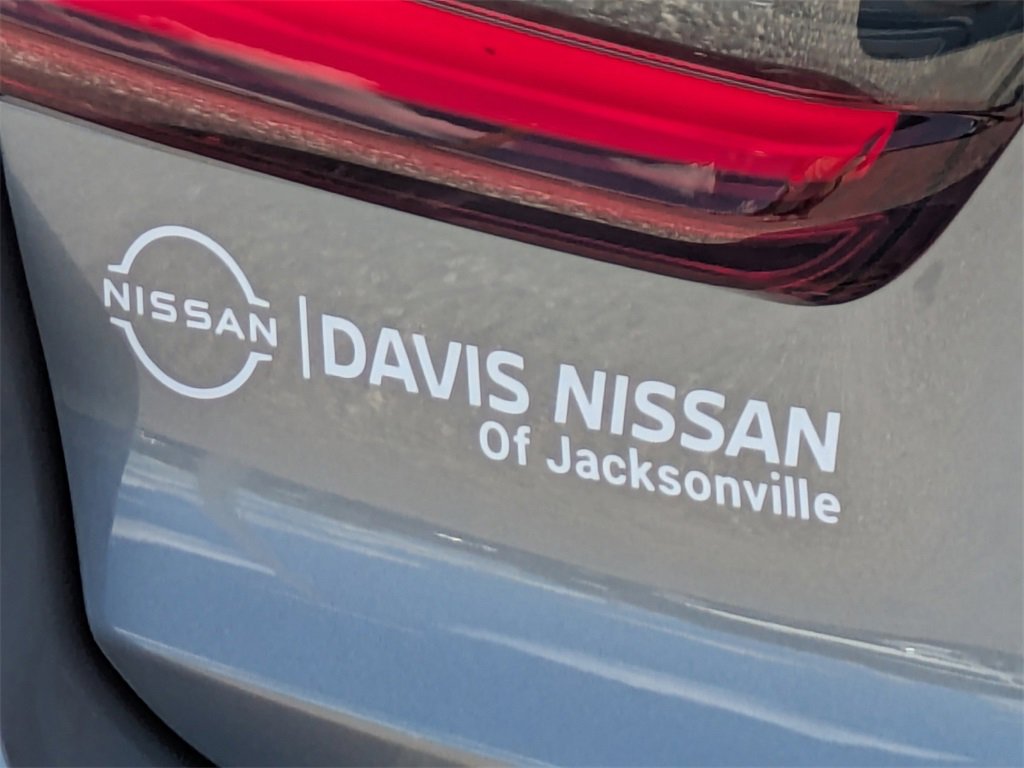 Used 2024 BMW 330e image 12