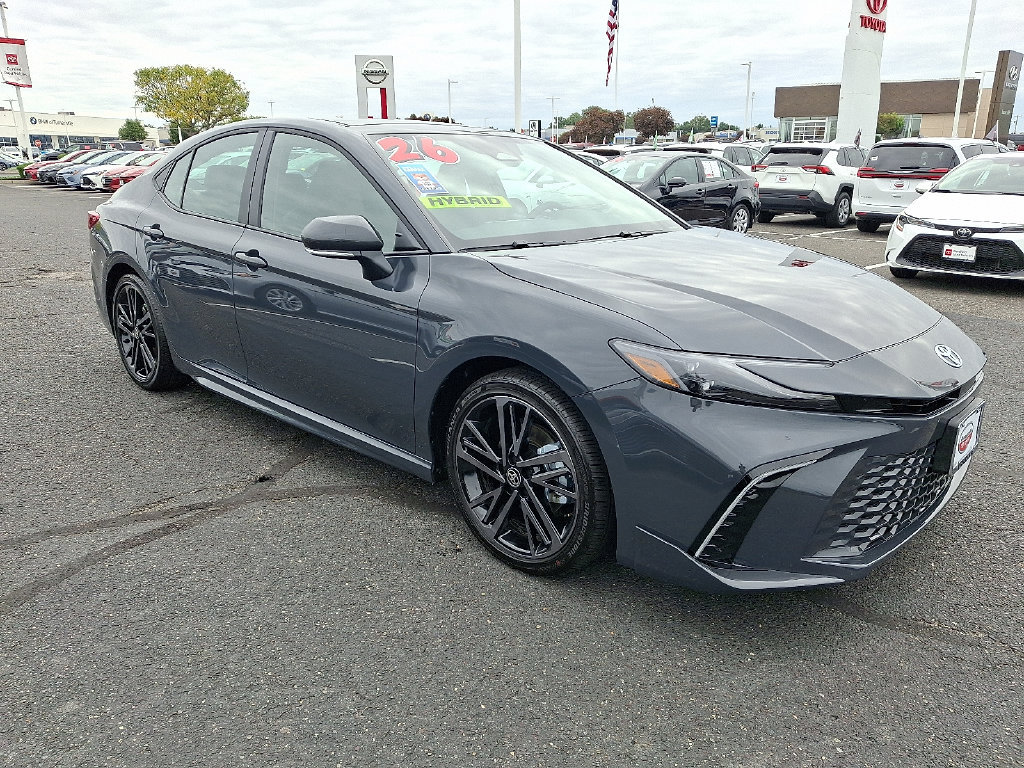 Used 2026 Toyota Camry XSE FWD image 3