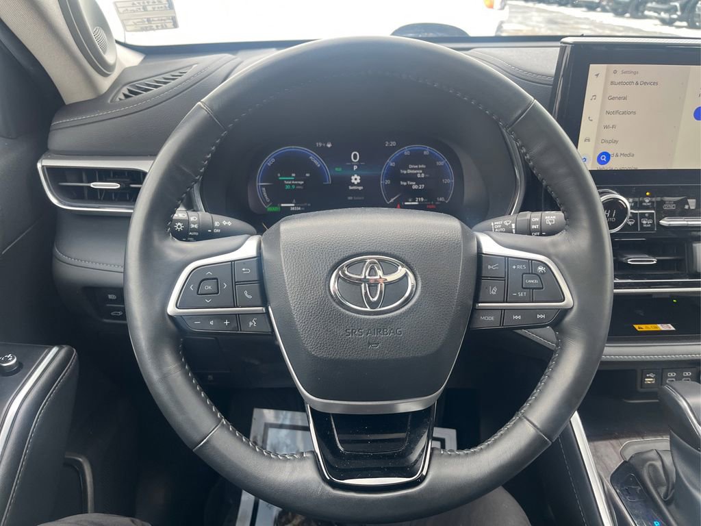 Used 2024 Toyota Highlander Platinum image 14