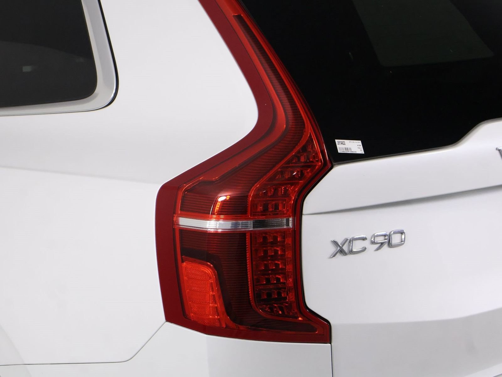 Certified 2023 Volvo XC90 T8 Ultimate AWD/4WD image 18