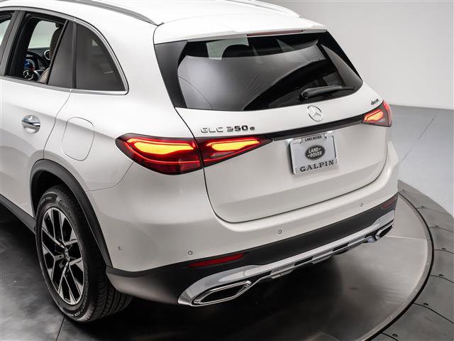 Used 2025 Mercedes-Benz GLC 350e 4MATIC image 33