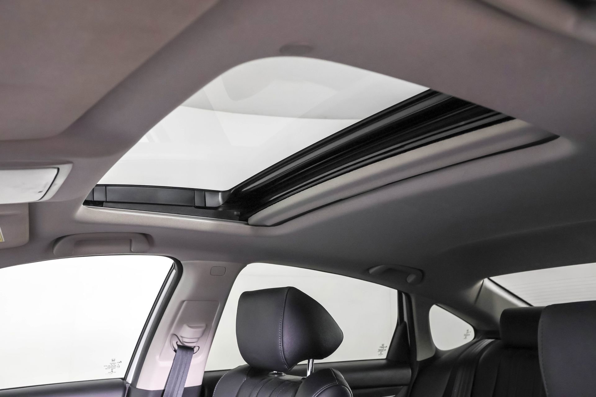 Used 2020 Honda Accord Touring image 34