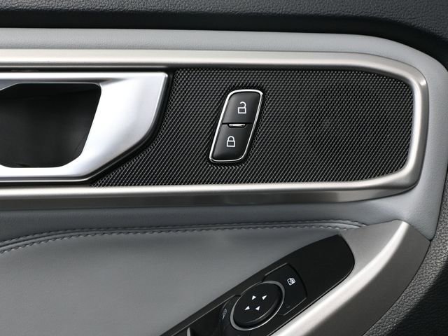 Used 2024 Ford Explorer XLT w/ XLT Sport Appearance Package image 22