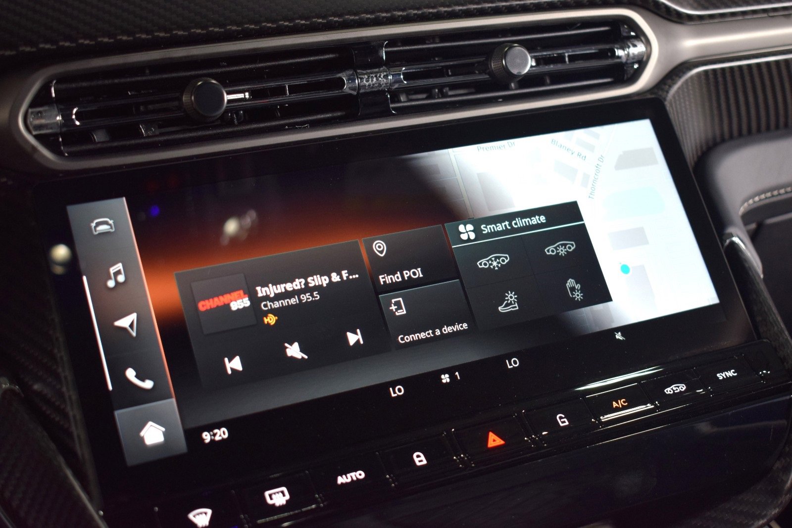 Used 2025 Aston Martin Vanquish image 30