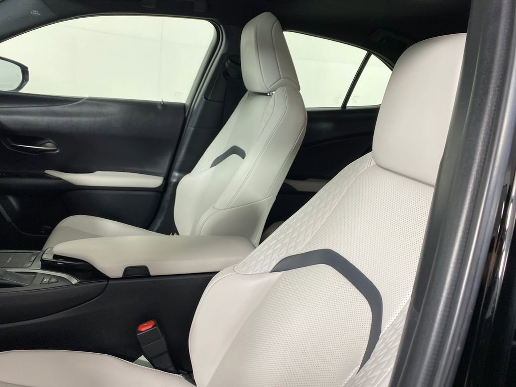 Used 2022 Lexus UX 250h w/ Premium Package image 9