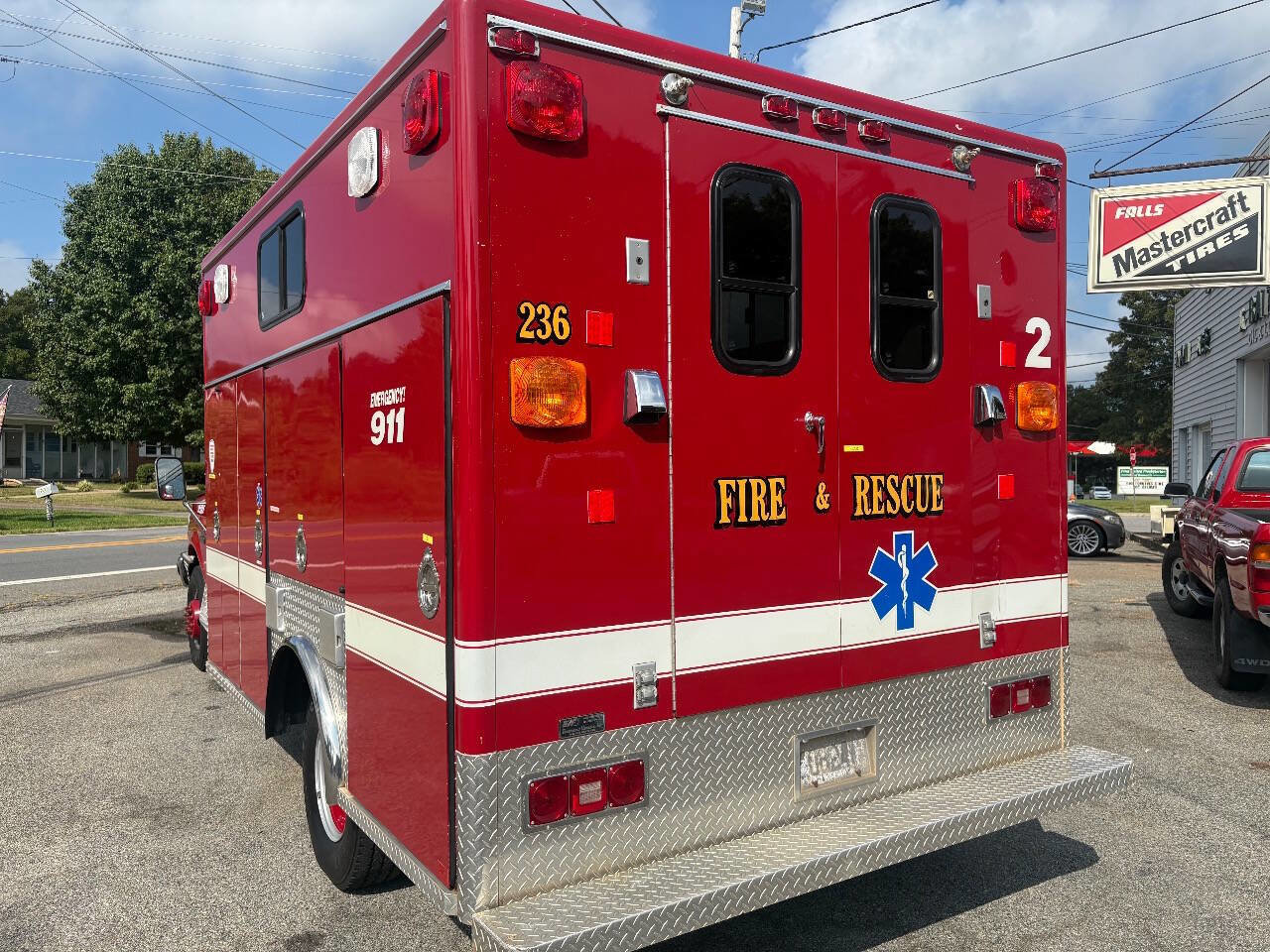 Used 1992 Ford F450 2WD Regular Cab Super Duty image 1