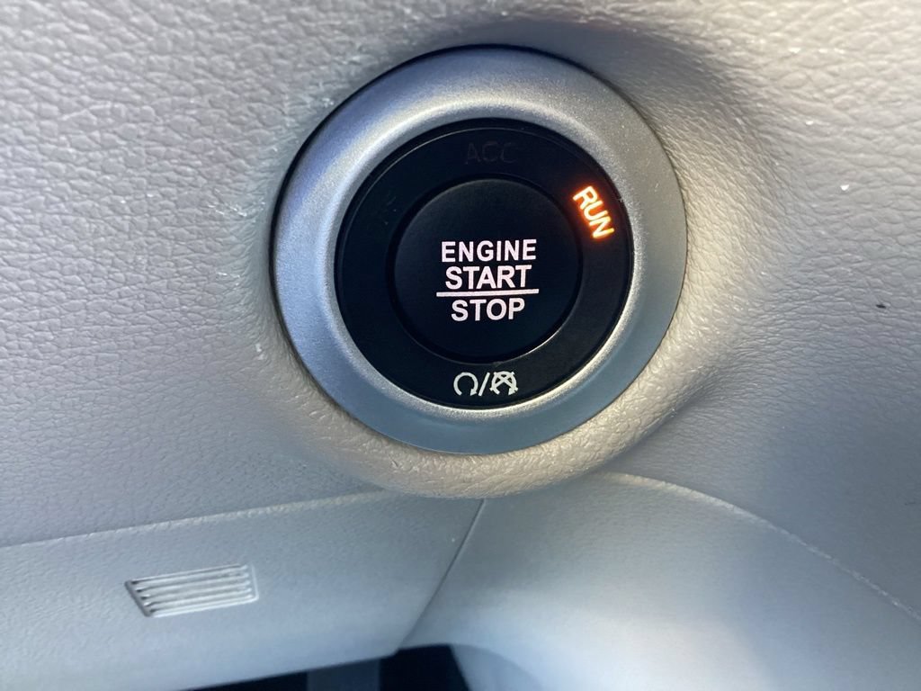 Used 2024 Chrysler Pacifica Touring-L FWD image 24
