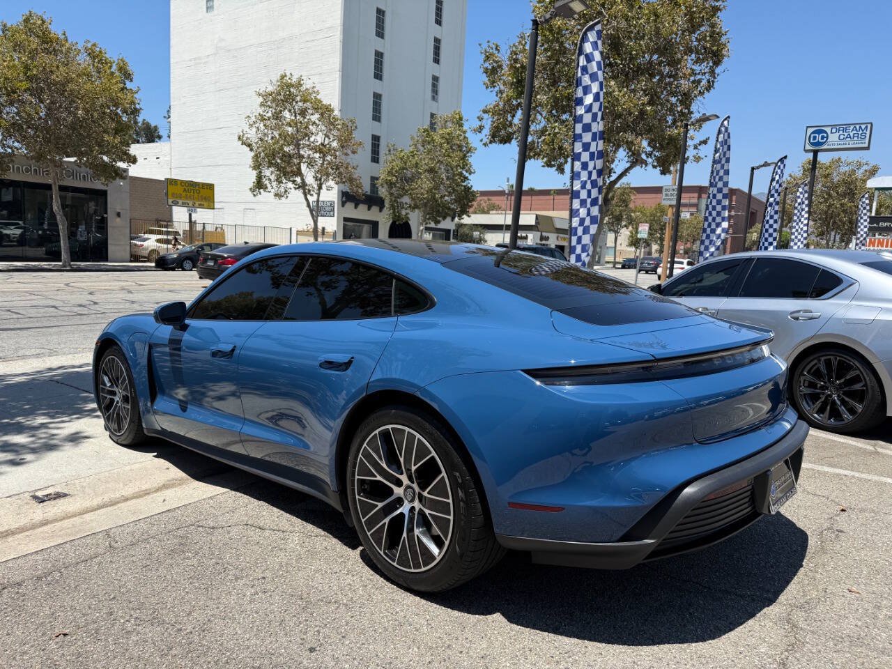 Used 2022 Porsche Taycan RWD image 14