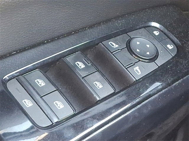 Used 2022 Nissan Pathfinder SV image 29