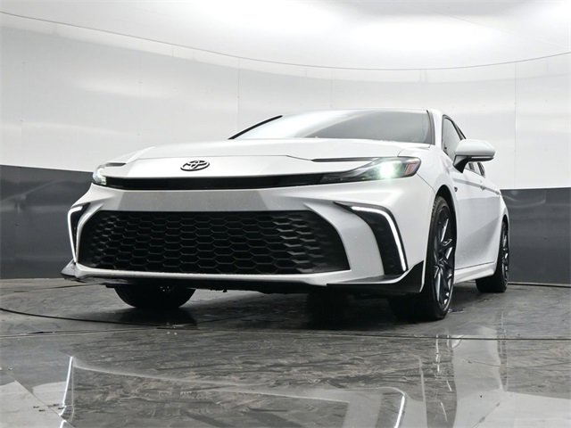 Used 2025 Toyota Camry SE w/ Convenience Package image 29