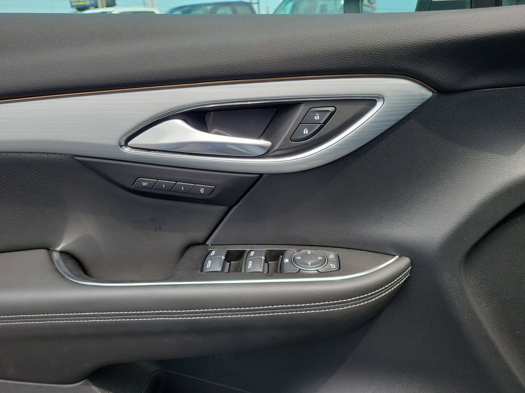 Used 2025 Buick Envision Avenir AWD/4WD image 20