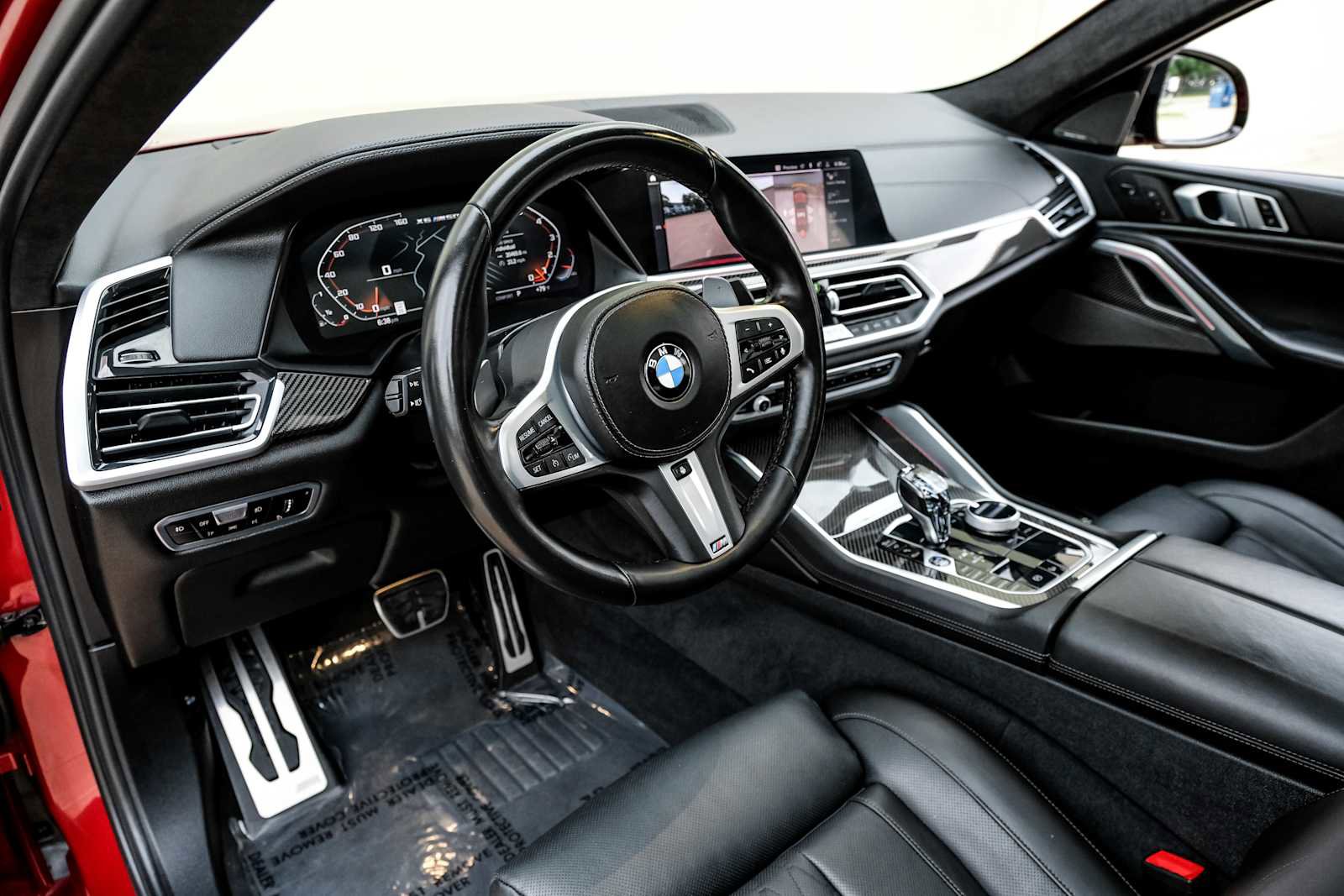 Used 2021 BMW X6 M50i w/ Executive Package image 3
