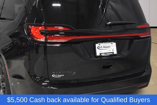 New 2026 Chrysler Pacifica Select w/ S Appearance Package FWD image 40