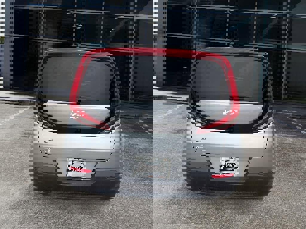 Used 2022 Kia Soul LX image 6